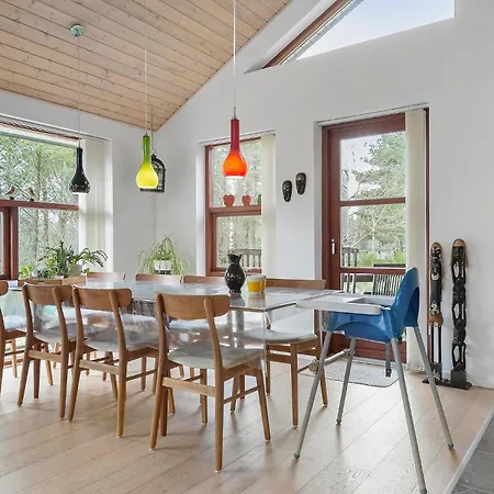 3 Bedroom Cozy In Holiday home