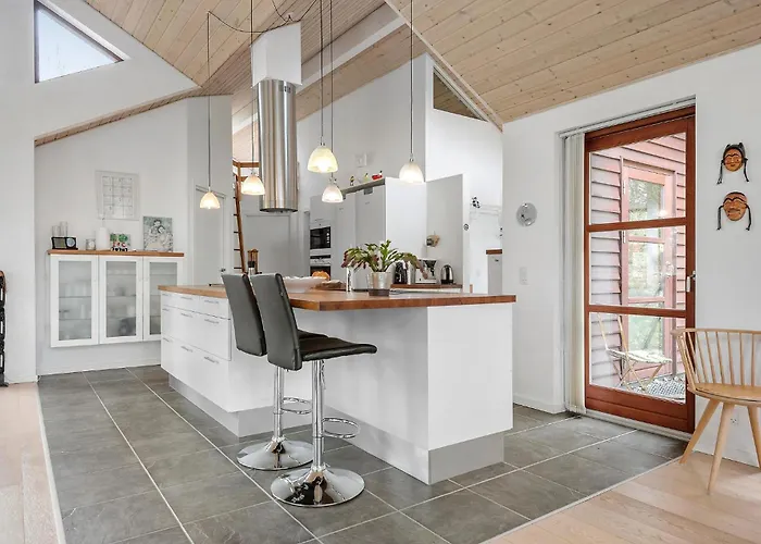 Holiday home 3 Bedroom Cozy In *