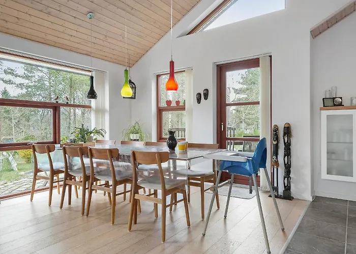 3 Bedroom Cozy In Holiday home