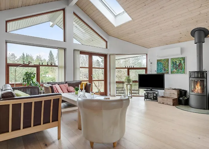 Holiday home 3 Bedroom Cozy In *